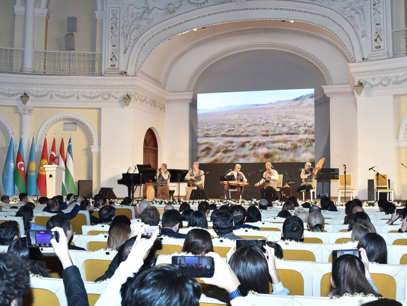 Bakıda Qazaxıstanın “Turan” etnofolklor ansamblının və Zəfər qrupunun konserti keçirilib